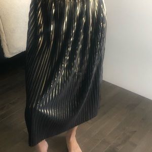 Deby Debo Patinous Skirt in Black/Gold Metallic